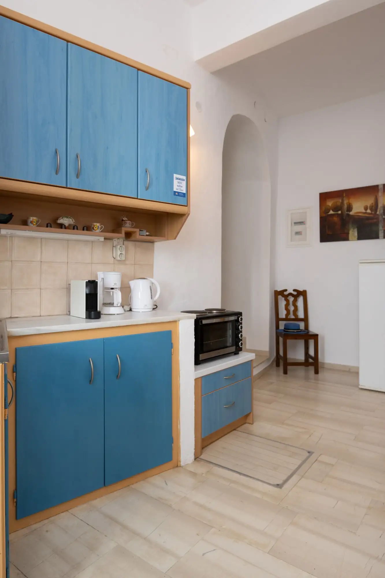 Appartement Eos : cuisine aux placards bleus